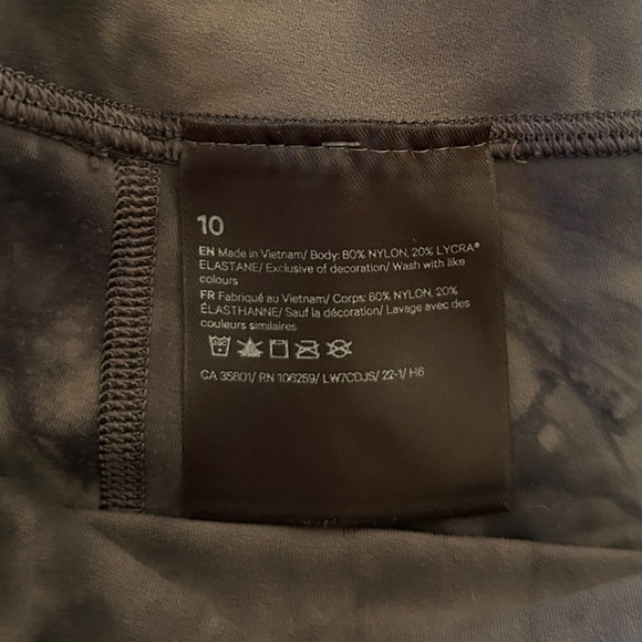 EUC Lululemon Align High-Rise Short 4" Diamond Dye Pitch Graphite Grey size 10 - Picture 7 of 9